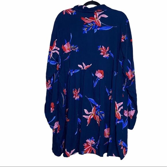 A.n.a Blue Floral Peplum Tunic Top‎ - Picture 2 of 9